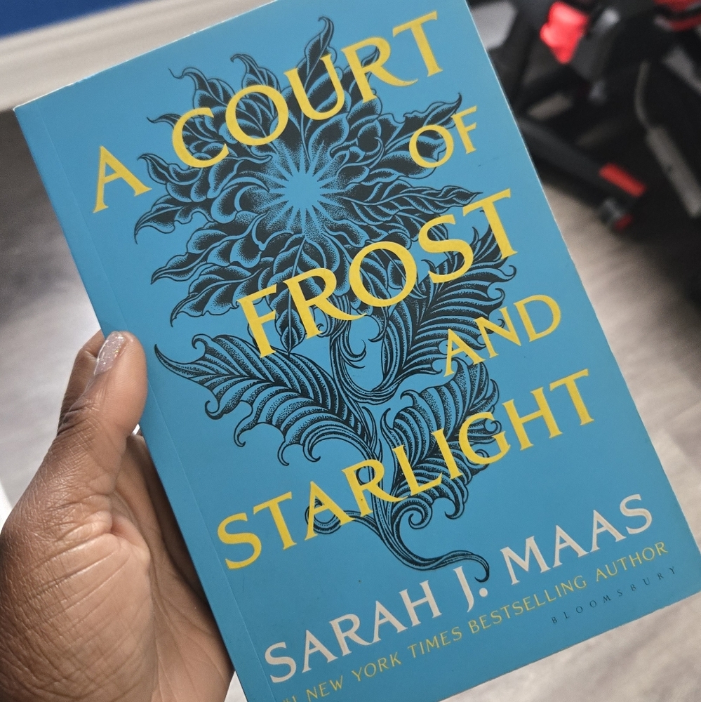 A Court of Frost and Starlight - Sarah J. Maas